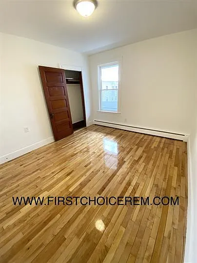 169-171 Oxford St — Photo 2