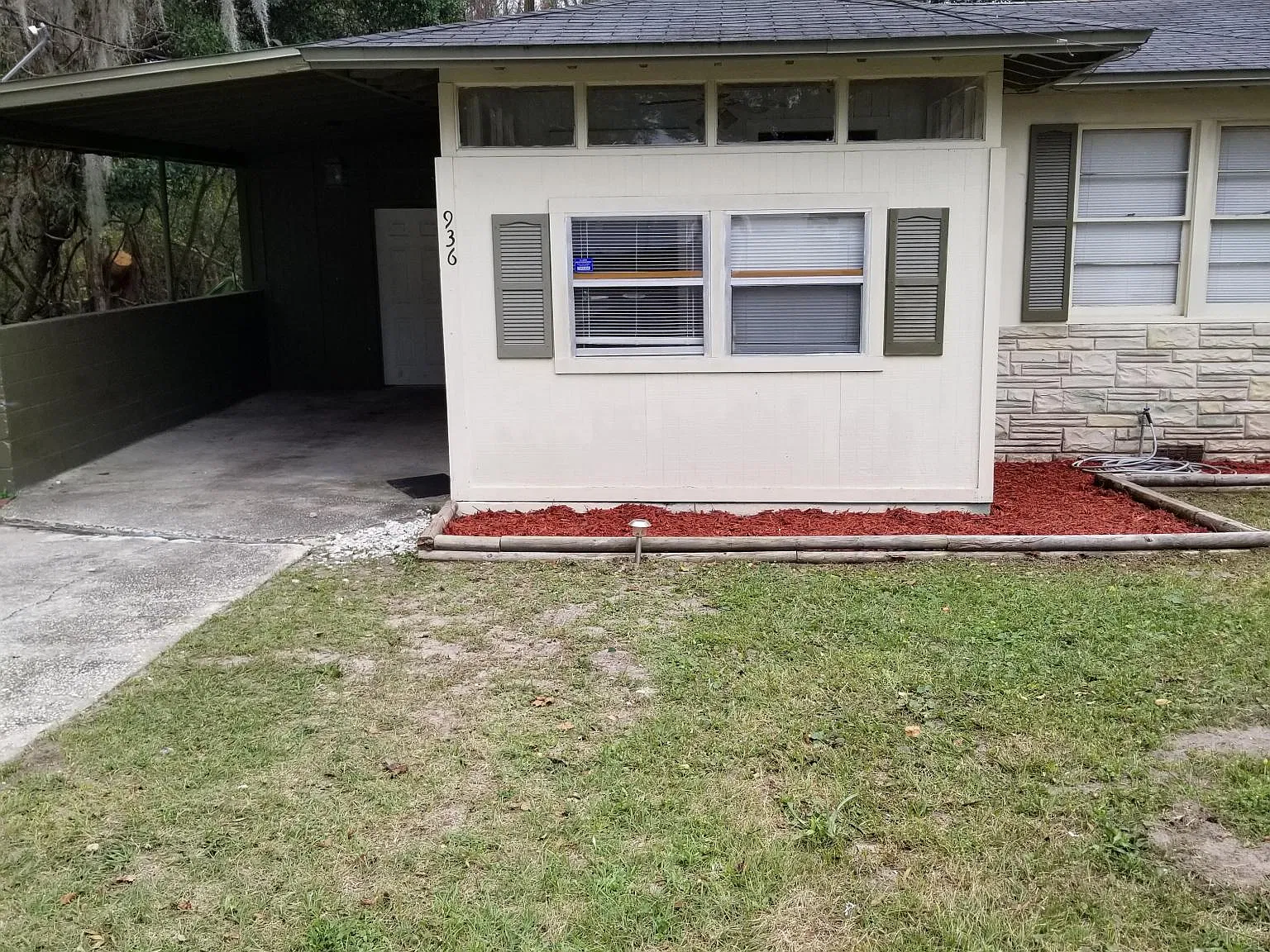 3 bed, 975 sqft, $1,300 — Photo 3