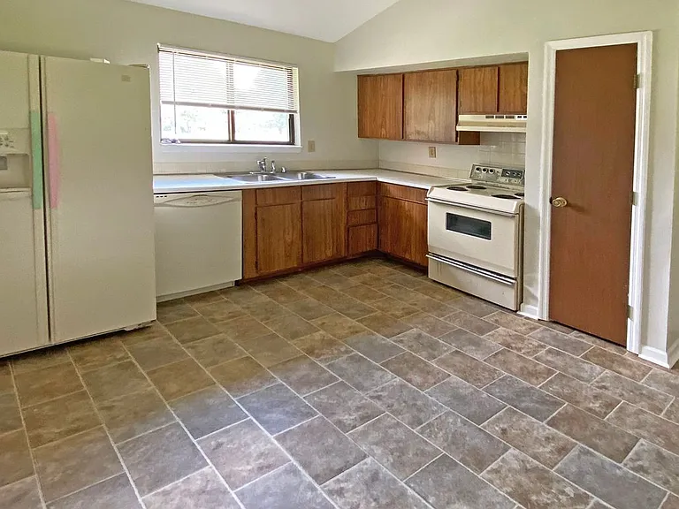 1552 Samara Glen Way — Photo 3