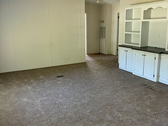 3rd image of 6103 W Baker Rd