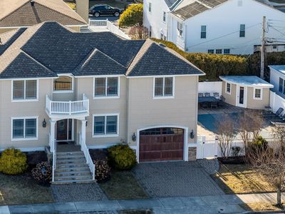 300 N Delavan Ave, Margate, NJ, 08402