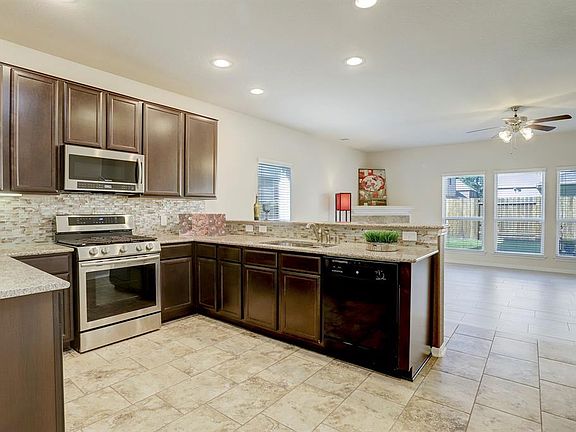 4th image of 19014 Woodland Leaf Ln