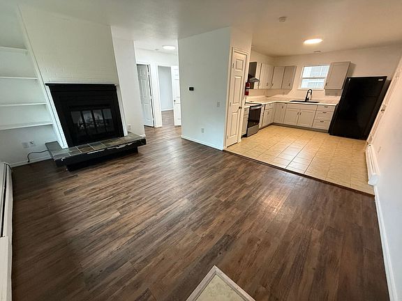 4th image of 3404 Thompson Ave APT C