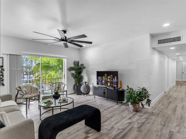 13726 SW 90th Ave #28, Miami, FL 33176
