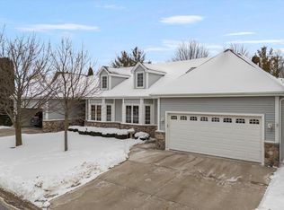 2349 Caribou Ln, Grafton, WI 53024