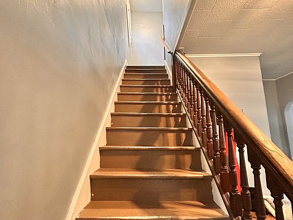 3rd image of 27 Park Ave
