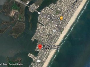 213 W 23rd St, Ship Bottom, NJ 08008