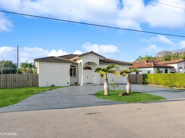 9000 SW 157th St, Palmetto Bay, FL 33157