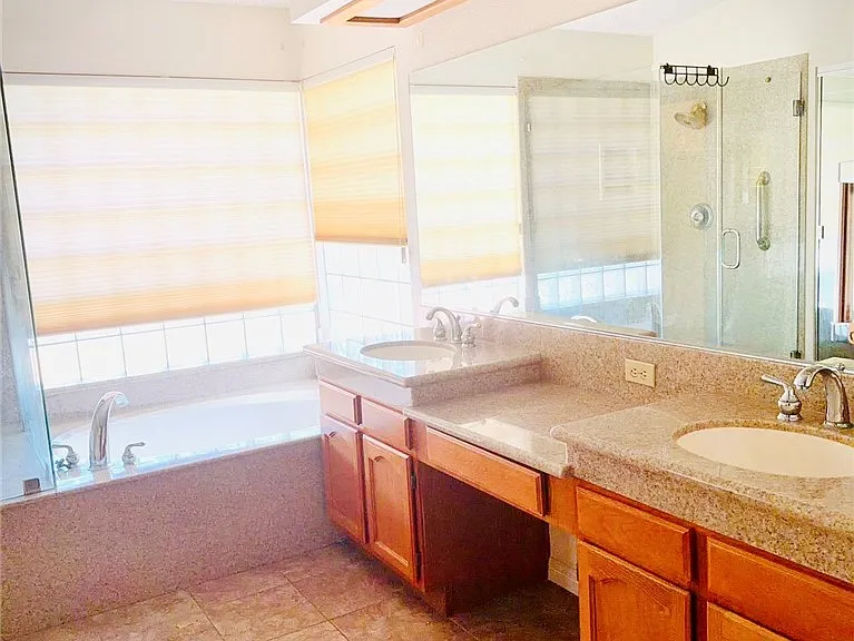 8405 Justine Ct — Photo 27