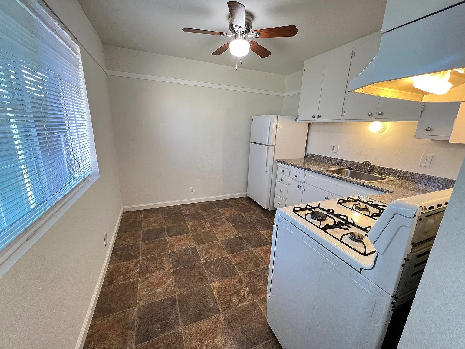 2 bed, $1,925 — Photo 2