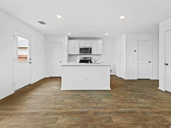 12535 Ivory Pkwy, Converse, TX 78109