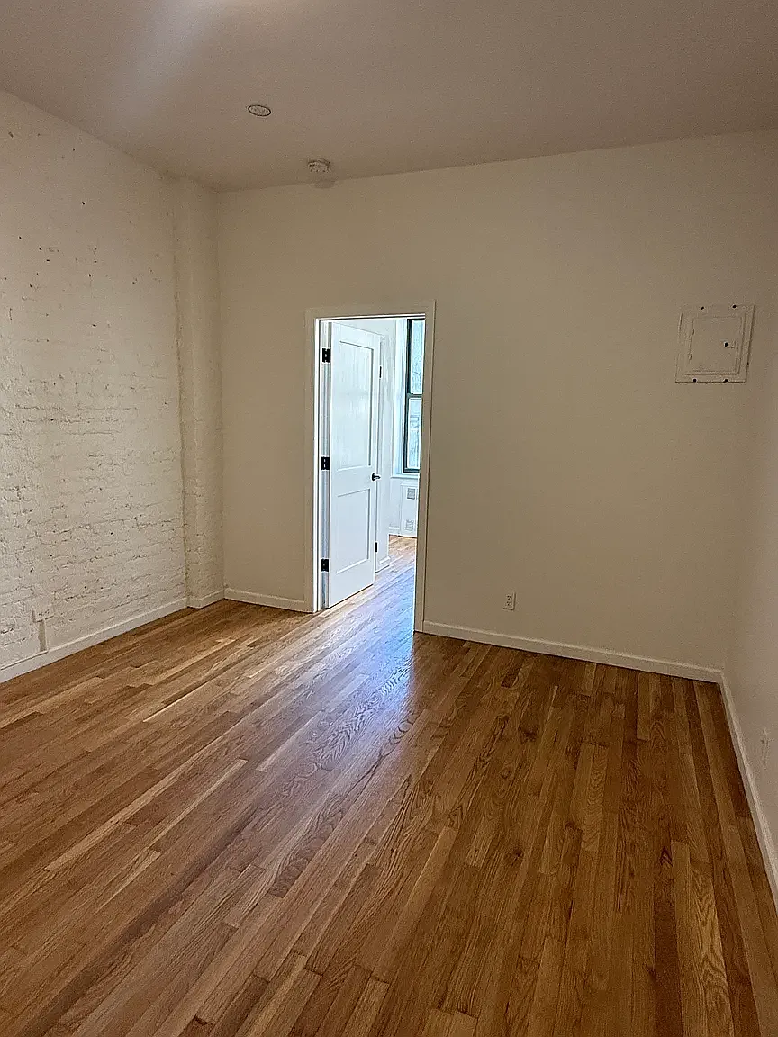 428 East 89th Street — Photo 2