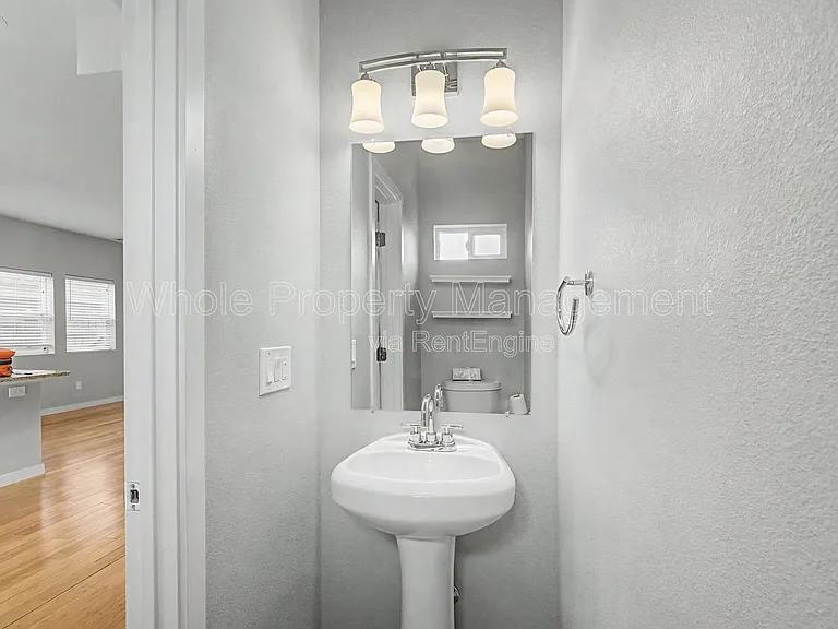 5803 Poplar St — Photo 11