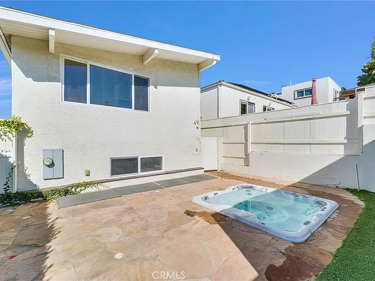 820 Acapulco St — Photo 32