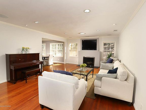 2nd image of 4946 Palm Dr