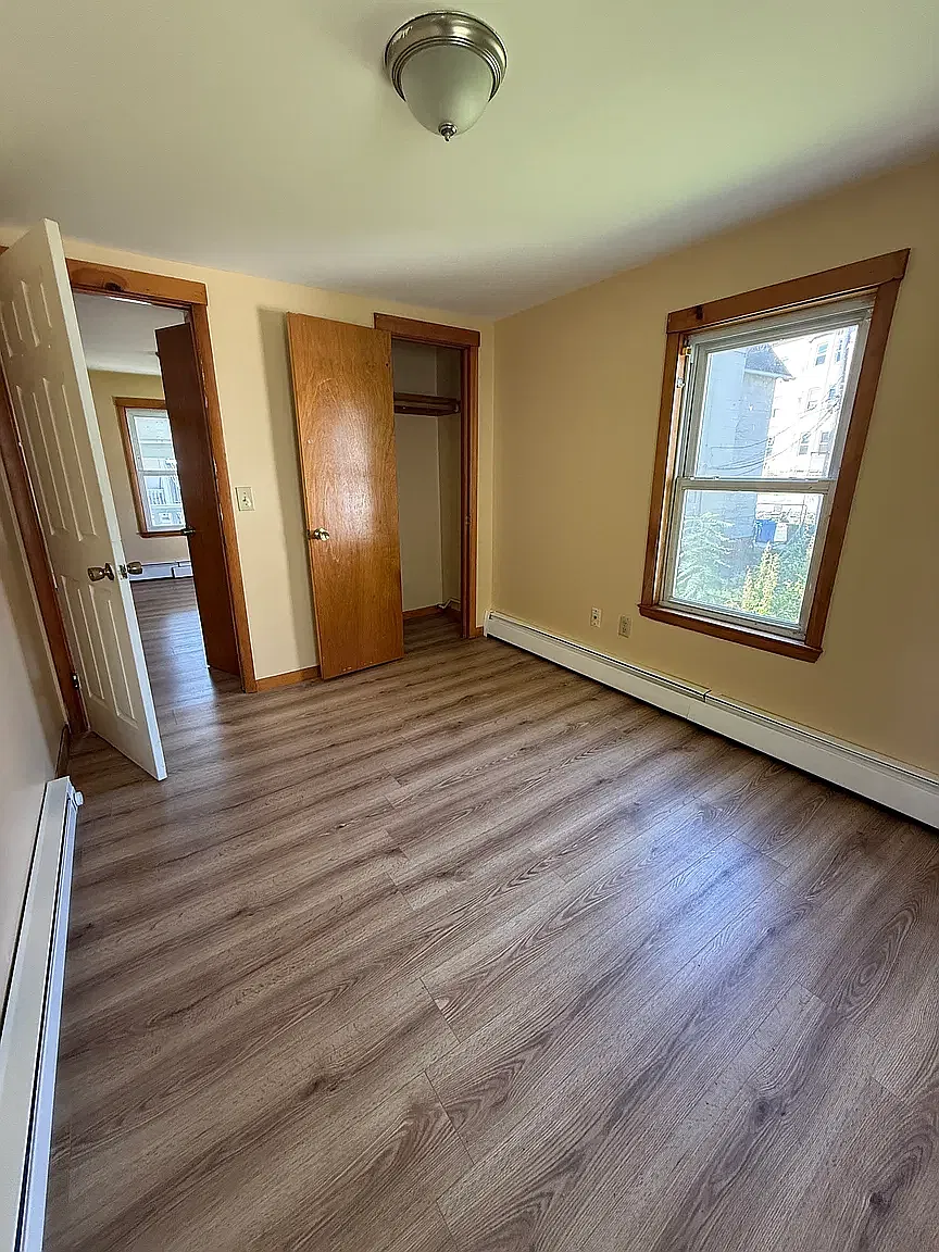 2 bed, 850 sqft, $1,275 — Photo 3