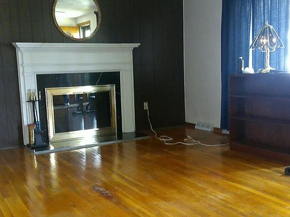 5th image of 64 Nancy Dr