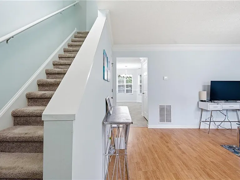 5606 Union Pointe Dr — Photo 8