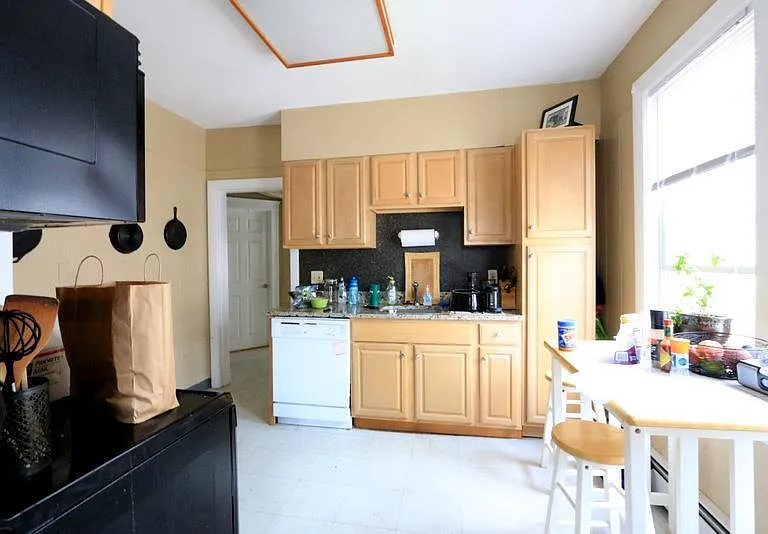 138 W Adams St #2 — Photo 1
