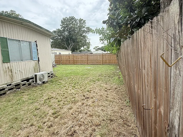 6091 82nd Ter N — Photo 23