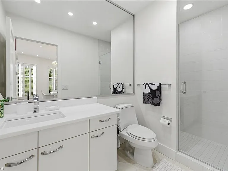 8665 Bay Colony Dr #2001 — Photo 37