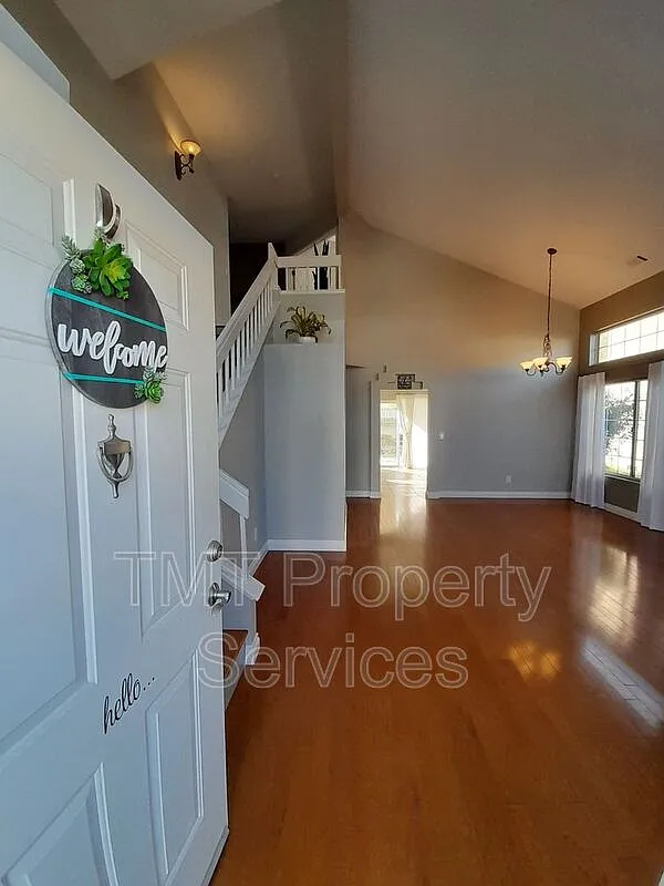3 bed, 2.5 bath, 1517 sqft, $3,000 — Photo 2
