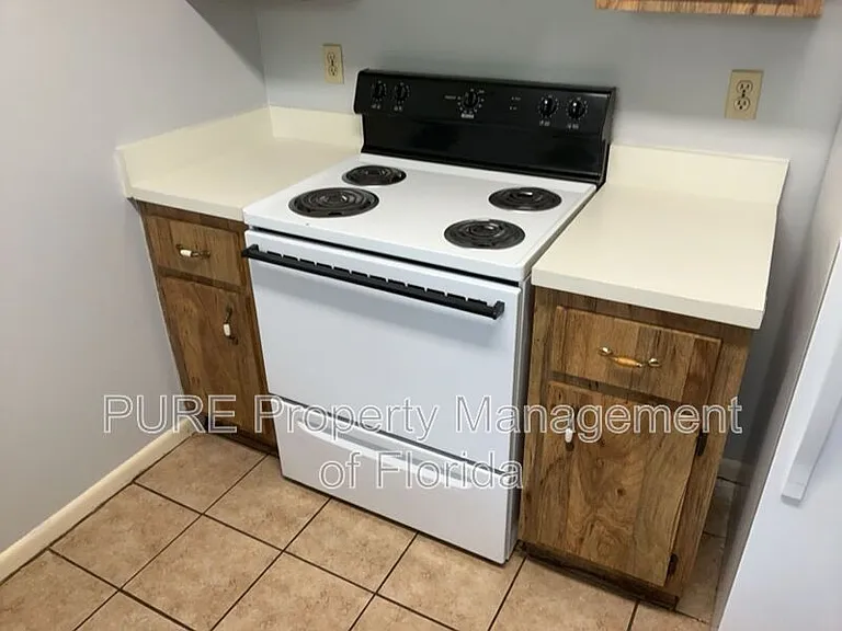 4565 SW 37th Ln #A — Photo 11