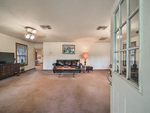 4th image of 2796 Shamrock Cir