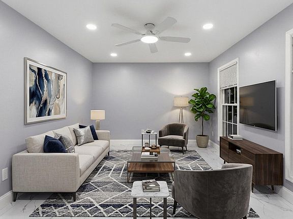 2nd image of 7 Greenwich Ct