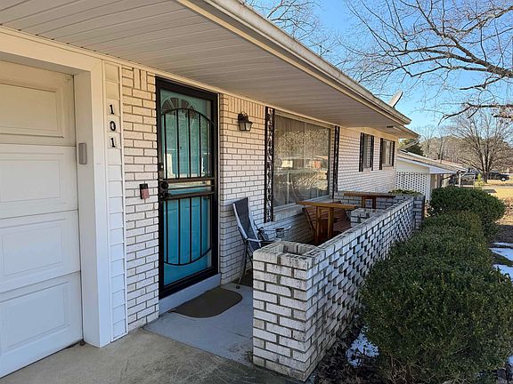 2nd image of 101 Crocus St