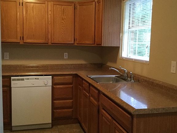 3rd image of 412A Jordan St
