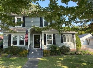 925 4th St NW, New Philadelphia, OH 44663