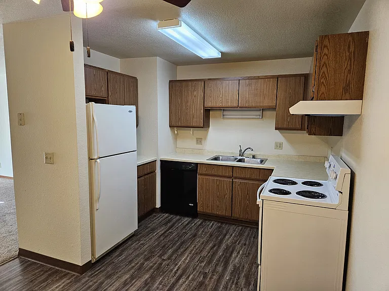 328 N Kensington Dr #4 — Photo 4