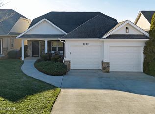 1049 Rarity Bay Pkwy, Vonore, TN 37885