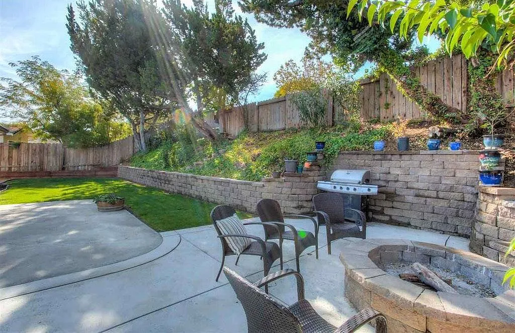 3 bed, 1466 sqft, $3,995 — Photo 4