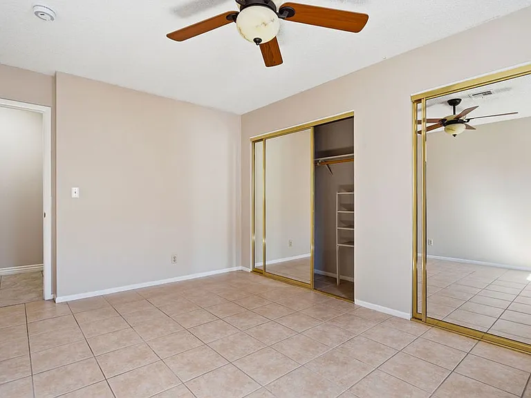 4561 Paseo El Rio Dr — Photo 30