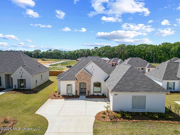 3rd image of 437 Aurora Cir