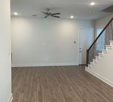 4th image of 10213 Las Nubes Ave