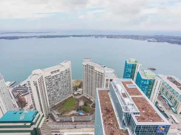 88 Harbour St, Toronto, ON