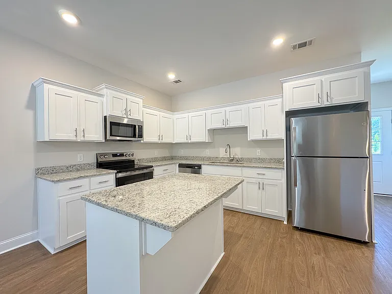 102 Skye Dr #4 — Photo 7