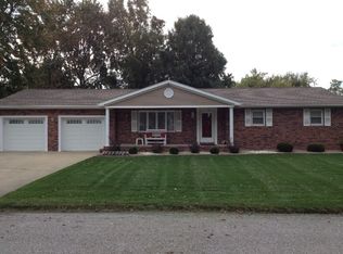 3 Scott Ln, Fairfield, IL 62837