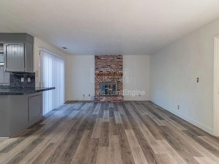 2828 Smoke Tree Cir — Photo 12