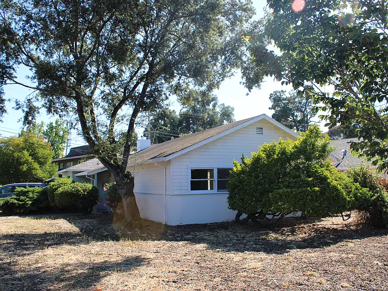 1030 Colorado Ave — Photo 4