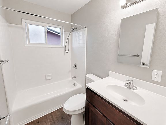 4th image of 658 Cherry Way #C0b9b9fb0