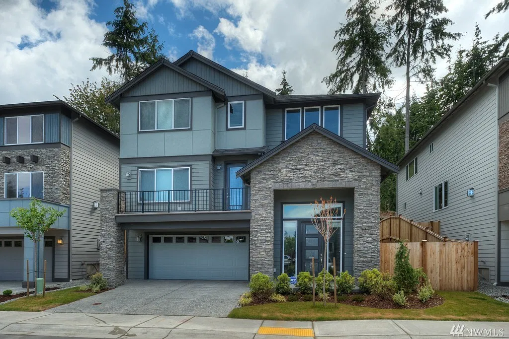 5 bed, 2814 sqft, $4,500 — Photo 1