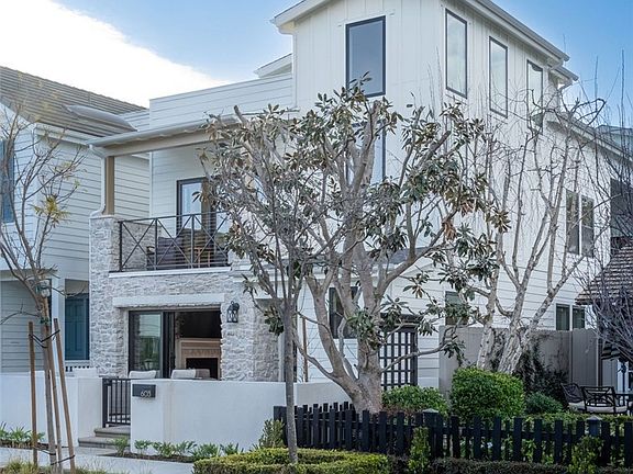 2nd image of 603 Acacia Ave #A