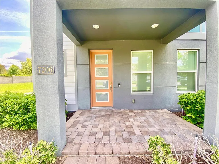 7206 Carrickbend Ln — Photo 2