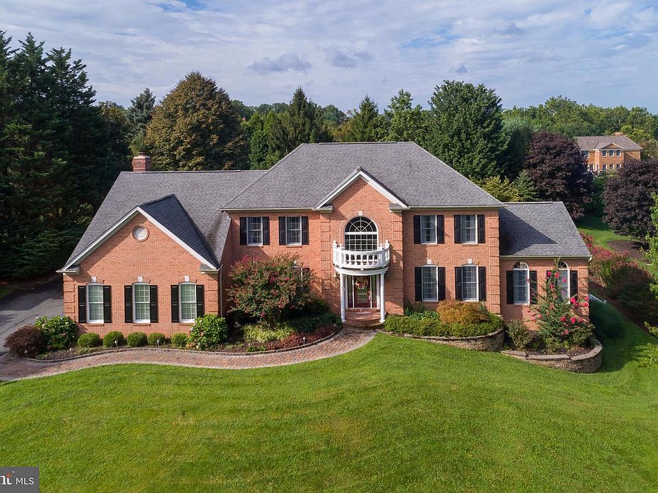 1st image of 1405 Turnberry Way
