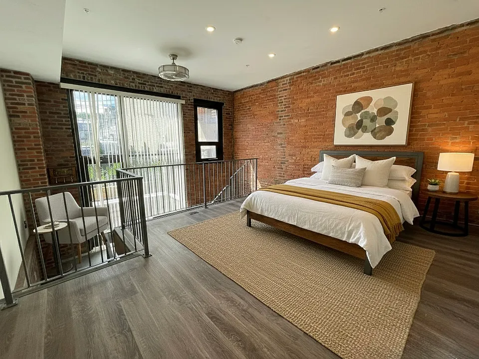 1028 Commonwealth Ave #103