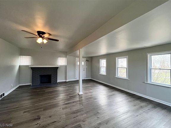 3rd image of 24373 Wildwood Dr